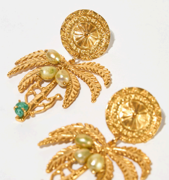 Coconut palm tree with sun mole